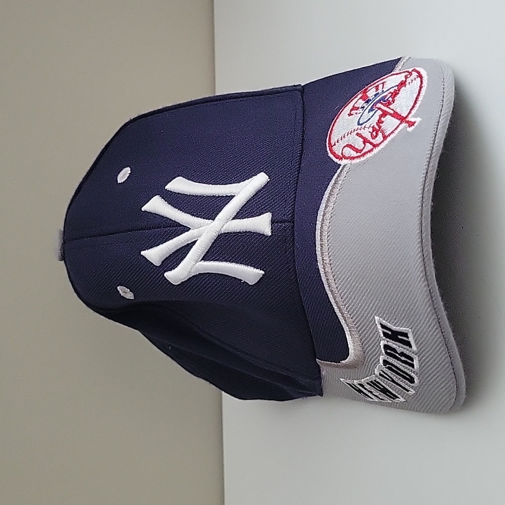 Yankee baseball hat